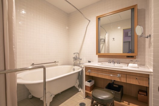 画像:COMFY LODGE & RESTFUL COTTAGE_HISTORIC DELUXE TWIN_Bathroom