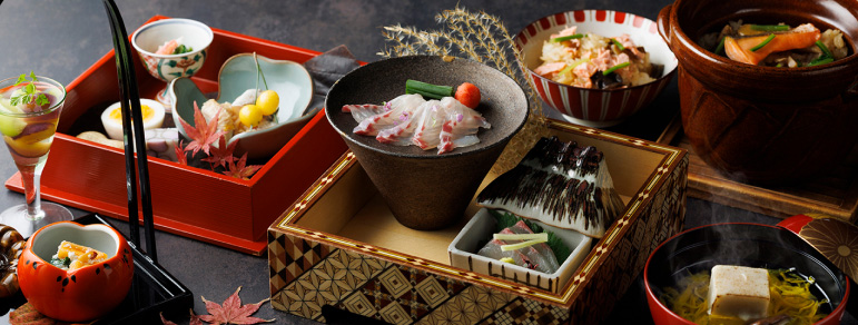 Examples of Japanese cuisine such as sashimi and takikomi-gohan (seasoned rice)